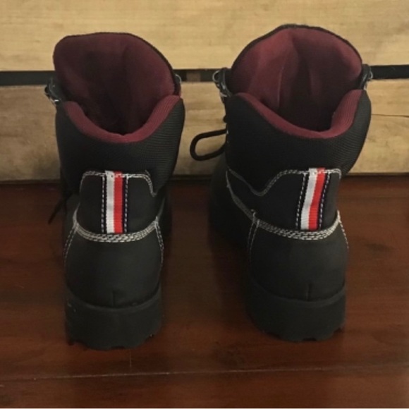 Tommy Hilfiger lace up boots 7m - Picture 2 of 4